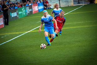 九游娱乐-五大联赛是否推进反向控球思维重塑中场结构,反向投球 第3张